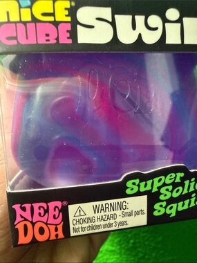 💜Super Solid Squish - Purple & Blue Swirl🟪